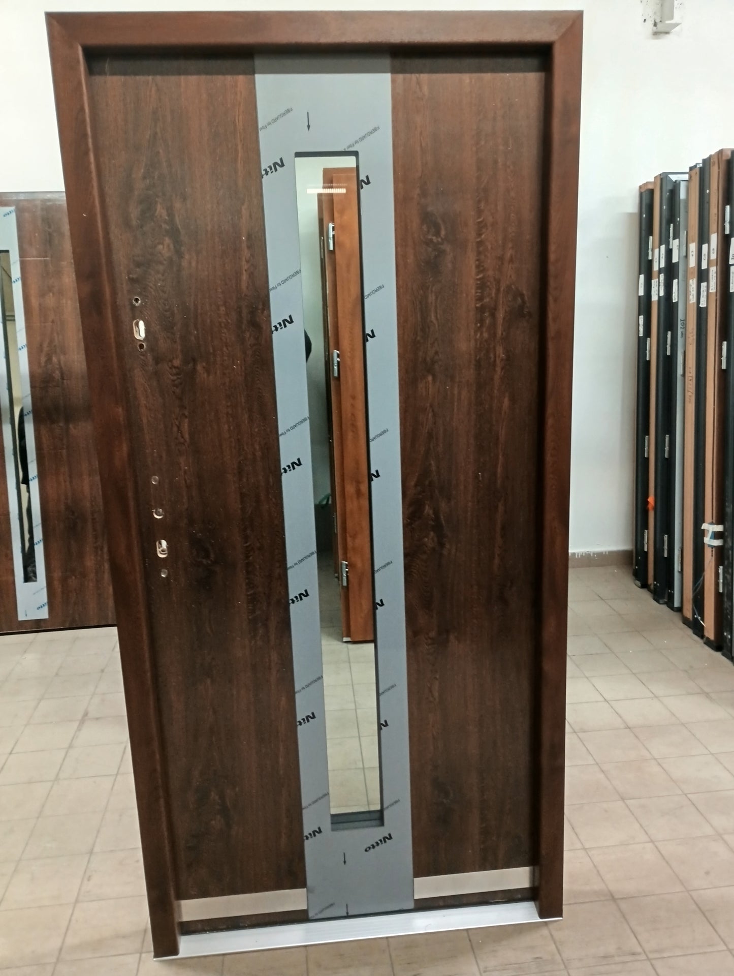 Drzwi zewnętrzne Disting Otello 05 - 2 gatunek kolor ORZECH "90" lewe