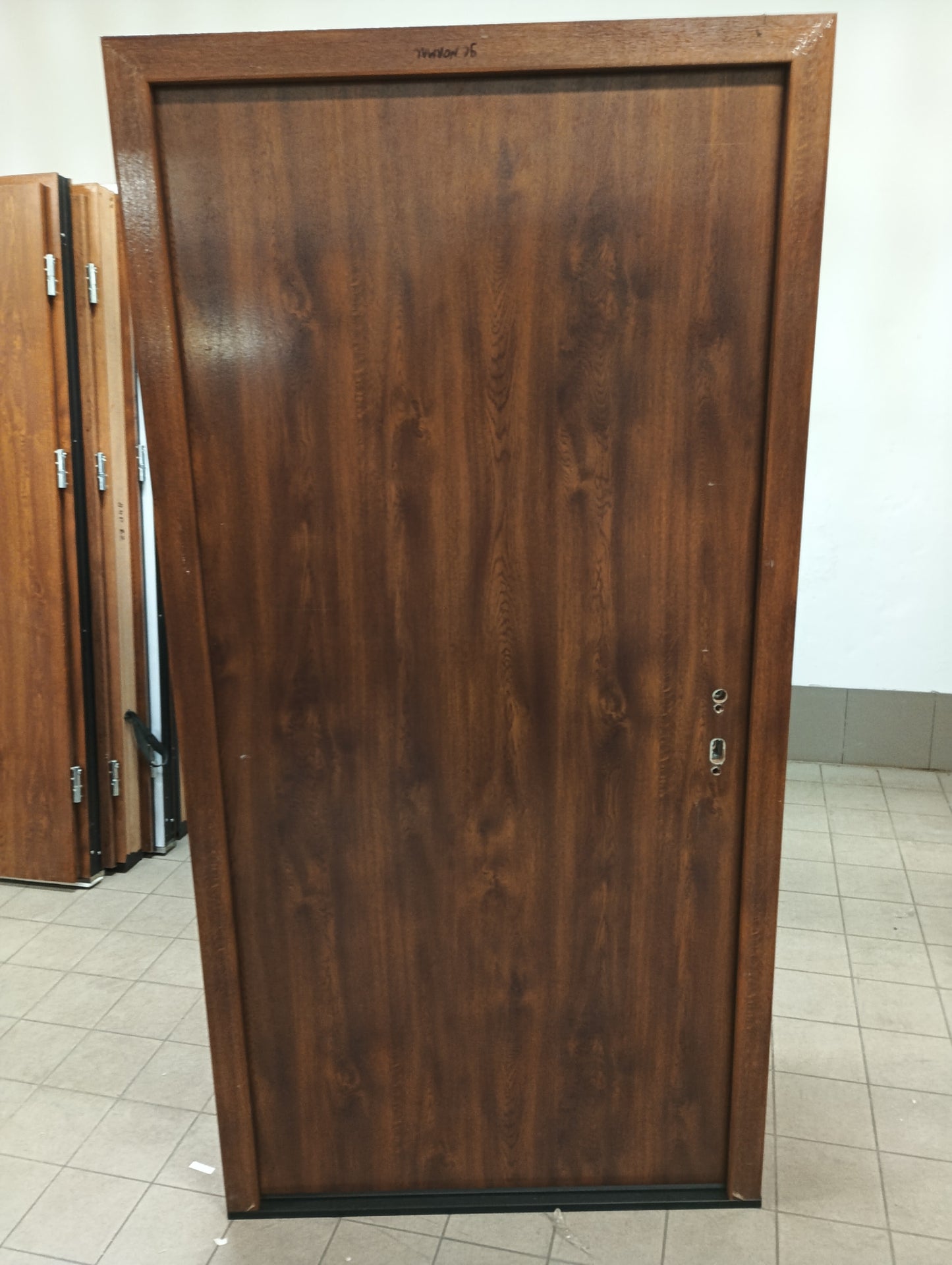 Drzwi zewnętrzne Normal Plus Torino 01 - 2 gatunek kolor ORZECH "90" prawe
